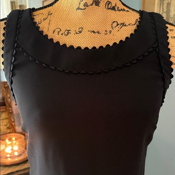 Ann Taylor Black Scalloped Sleeveless Sheath Dress - Picture 3 of 9